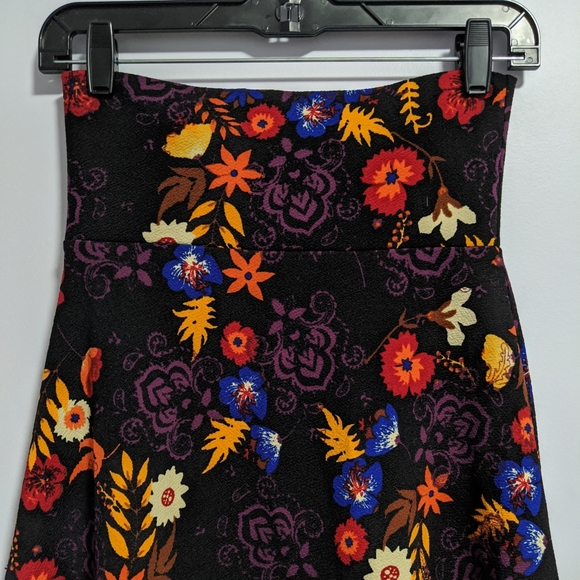 Lularoe Azure Floral Circle Skirt NWOT - Picture 4 of 9